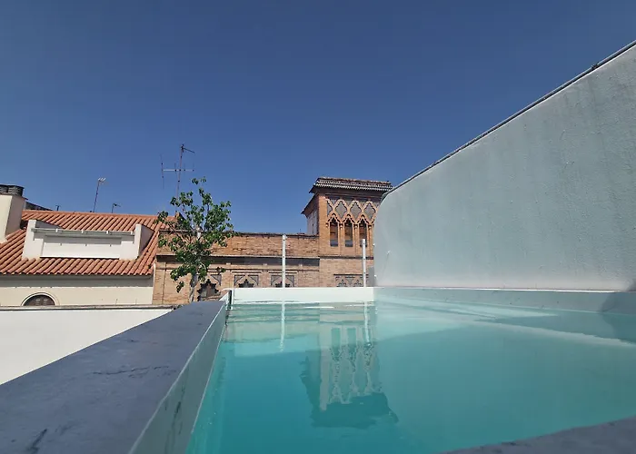 Hotel Y Apartamentos Dona Lola Seville